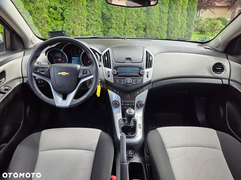 Chevrolet Cruze 1.6 LS - 8