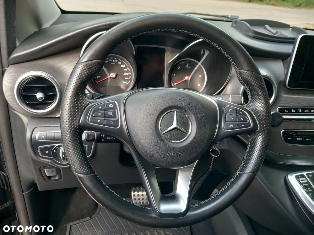 Mercedes-Benz Klasa V 250 (BlueTEC) d extralang 7G-TRONIC Avantgarde Edition - 36