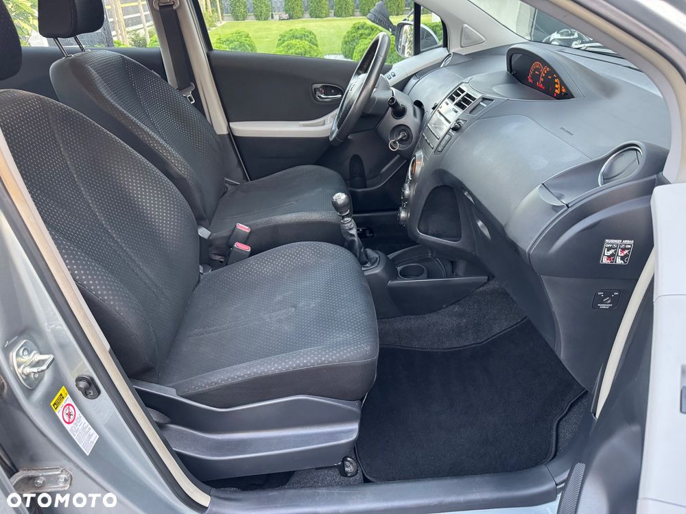 Toyota Yaris 1.33 VVT-i Life - 17