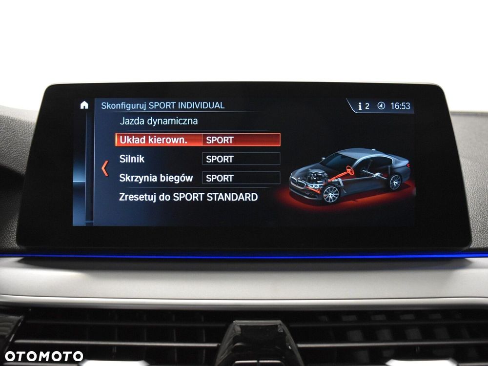 BMW Seria 5 530i GPF xDrive Luxury Line sport - 29