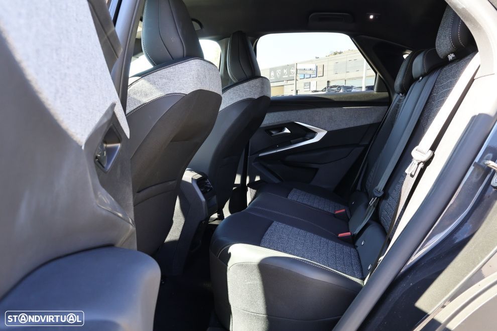 Peugeot 3008 1.2 Hybrid Allure e-DCS6 - 18