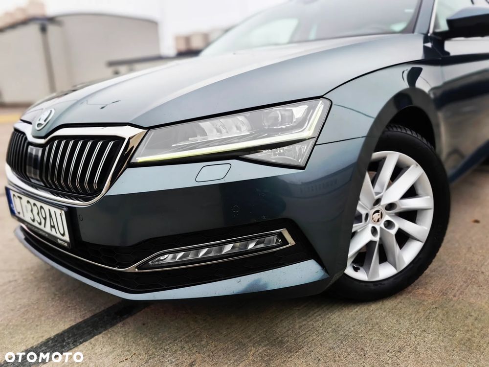 Skoda Superb 2.0 TDI SCR Sportline DSG - 4