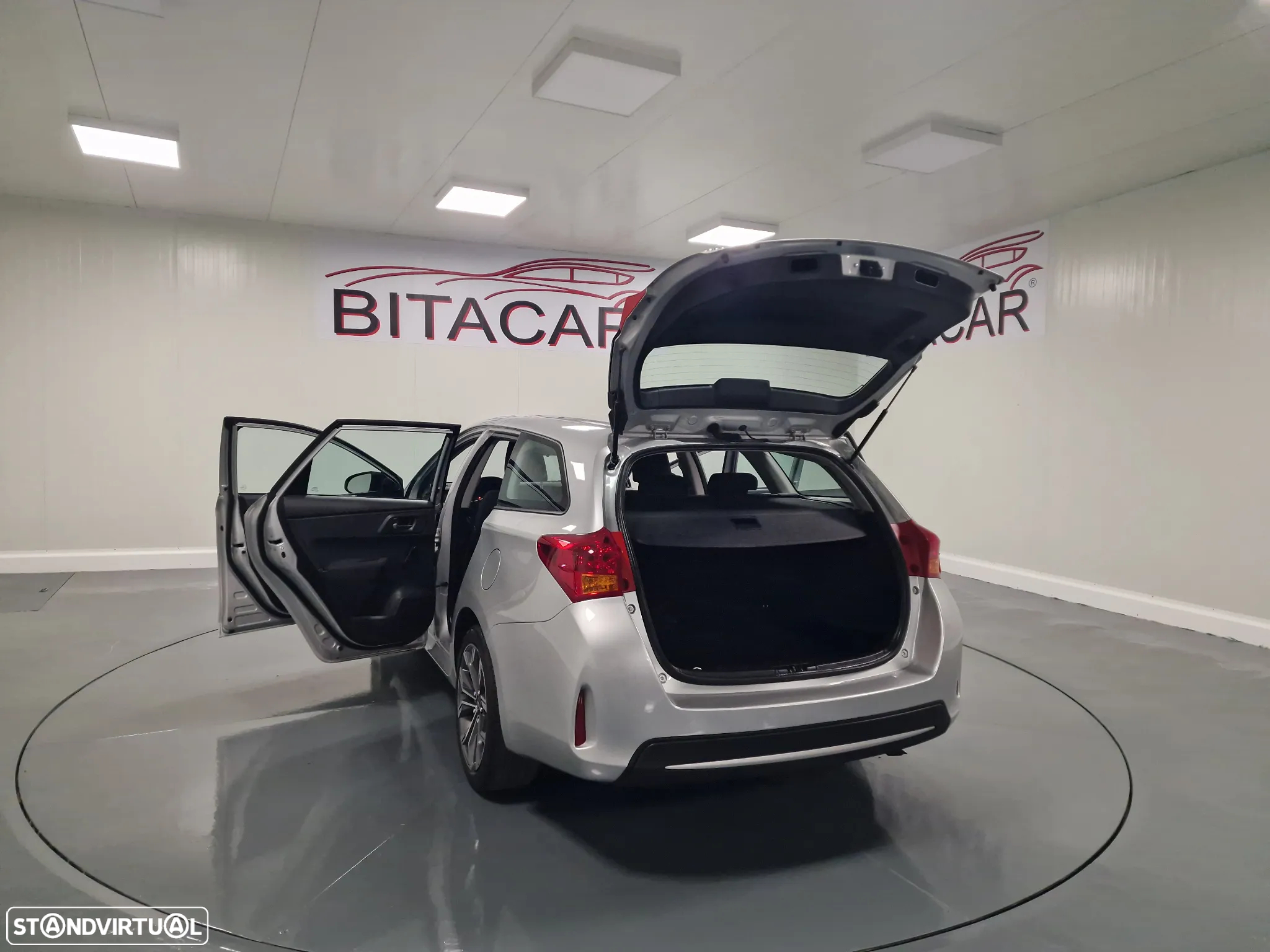 Toyota Auris Touring Sports 1.4 D-4D Comfort+J16 - 29