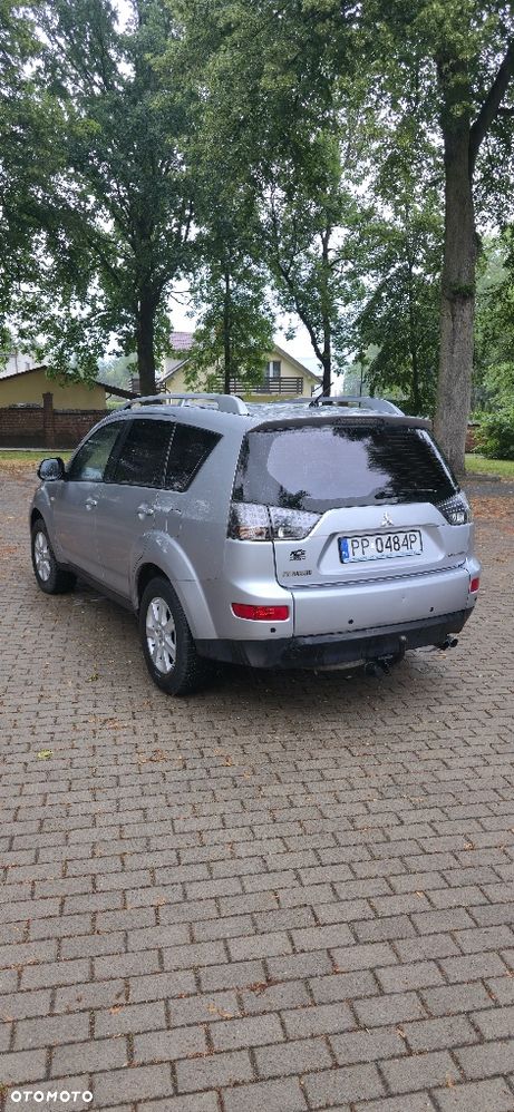 Mitsubishi Outlander - 4
