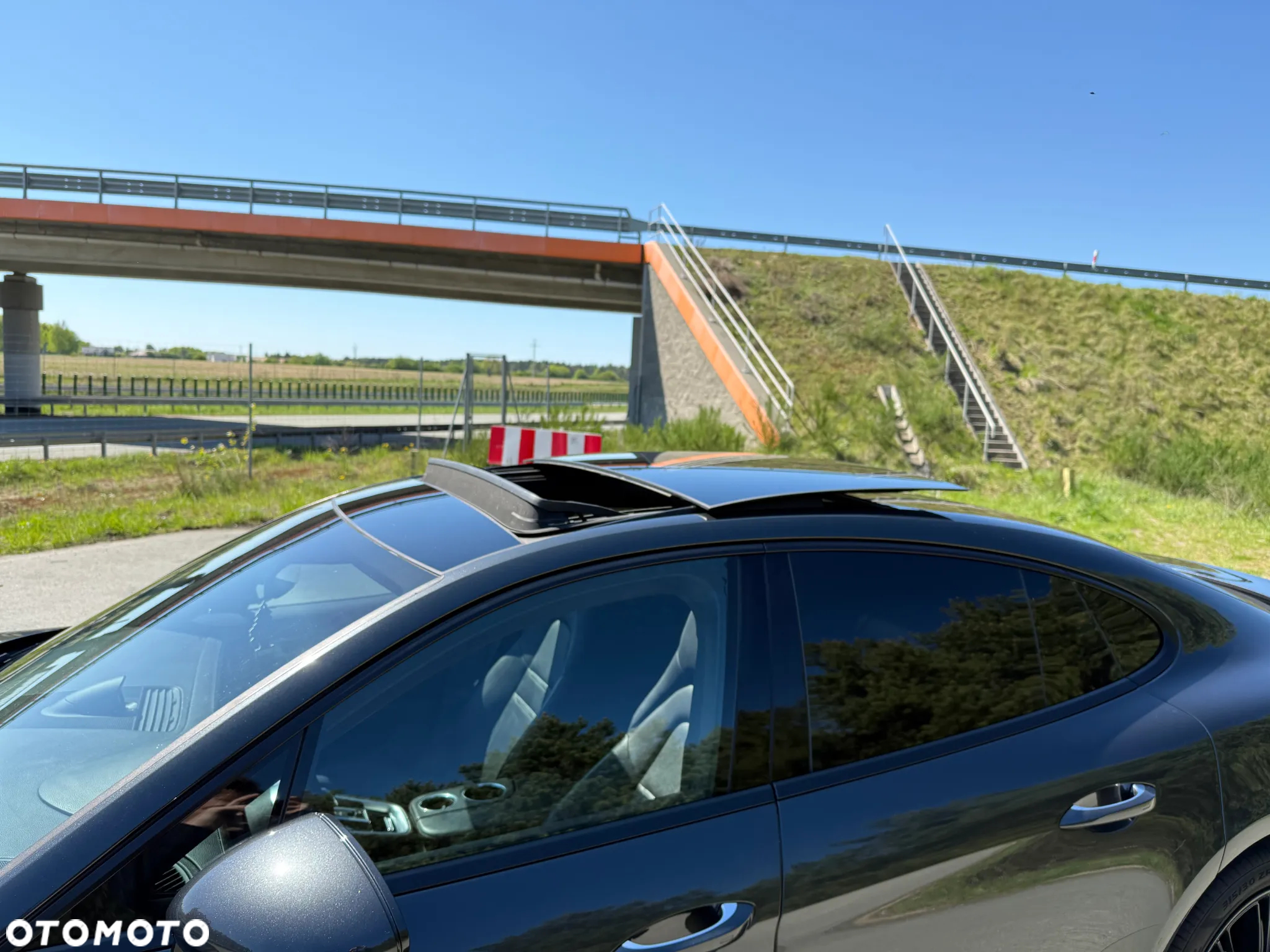 Porsche Panamera 4 - 12