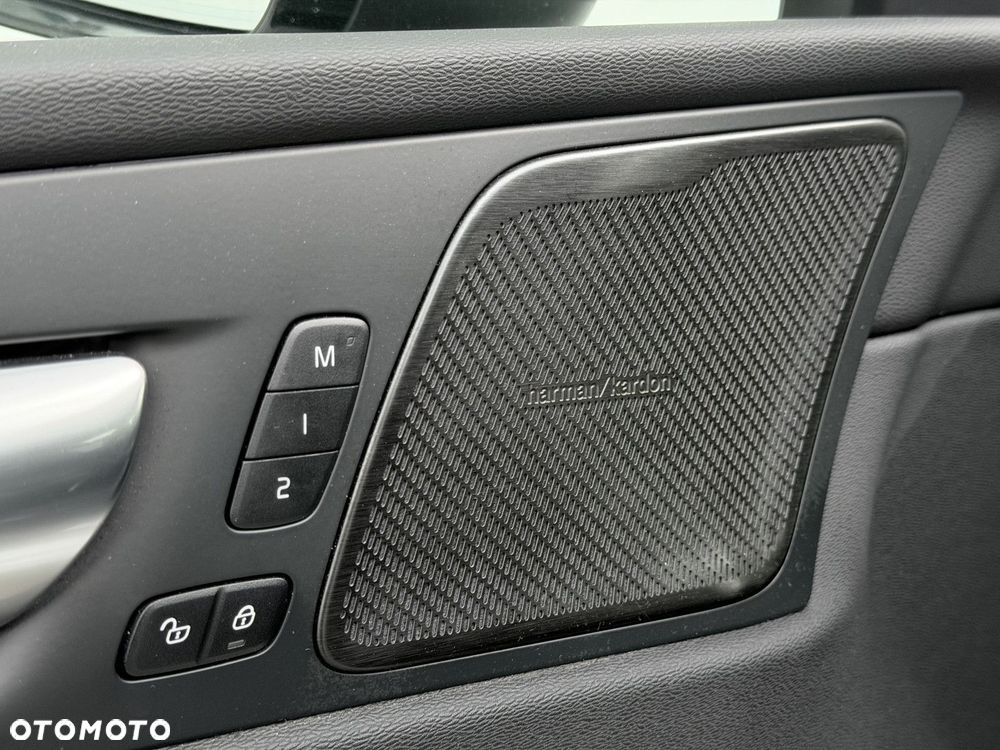 Volvo XC 60 - 21