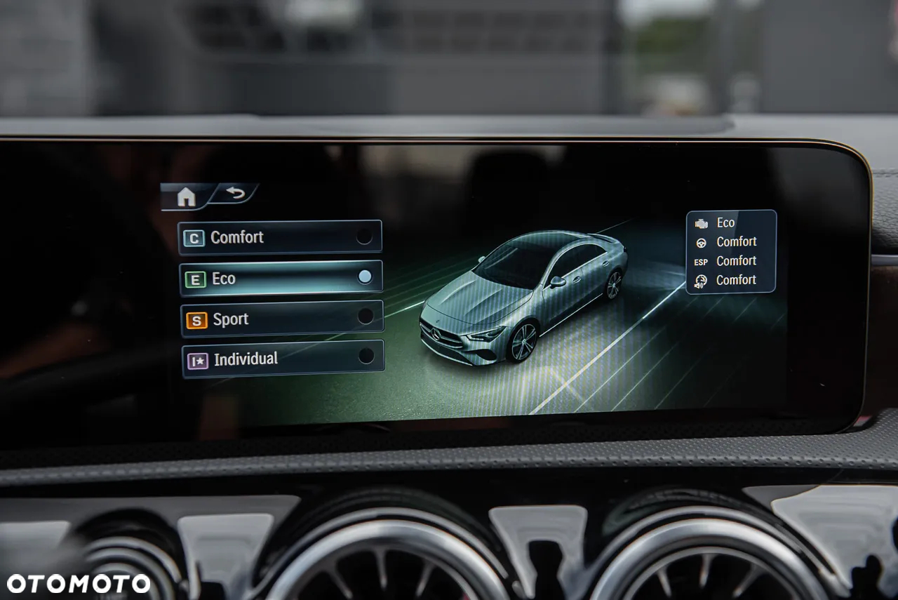 Mercedes-Benz CLA 220 4-Matic AMG Line 7G-DCT - 27