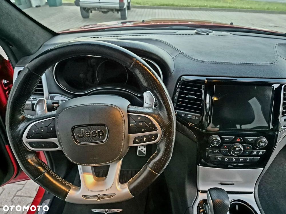 Jeep Grand Cherokee - 14