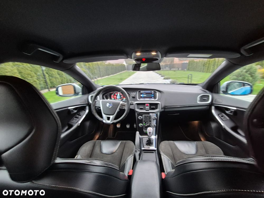 Volvo V40 D2 R Design - 4