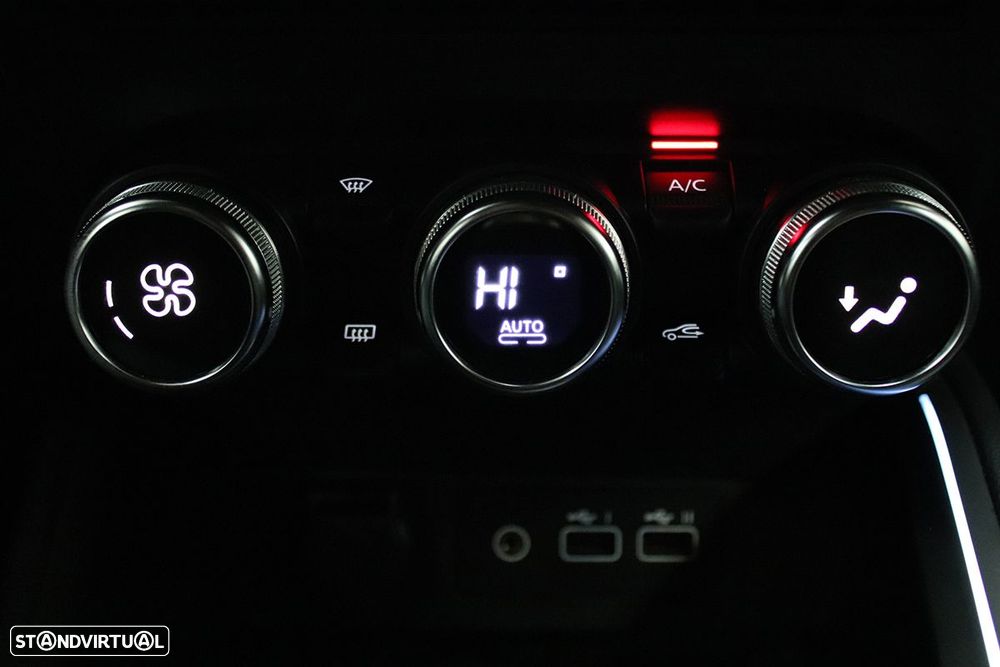 Renault Clio 1.0 TCe Techno Bi-Fuel - 12