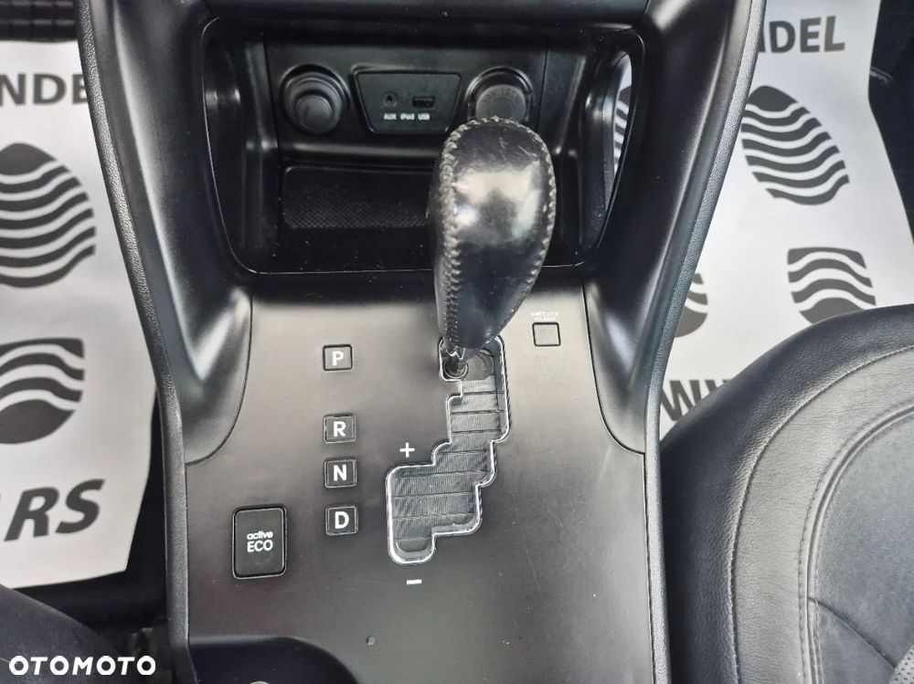 Hyundai ix35 2.0 CRDi 4WD Automatik Premium - 24