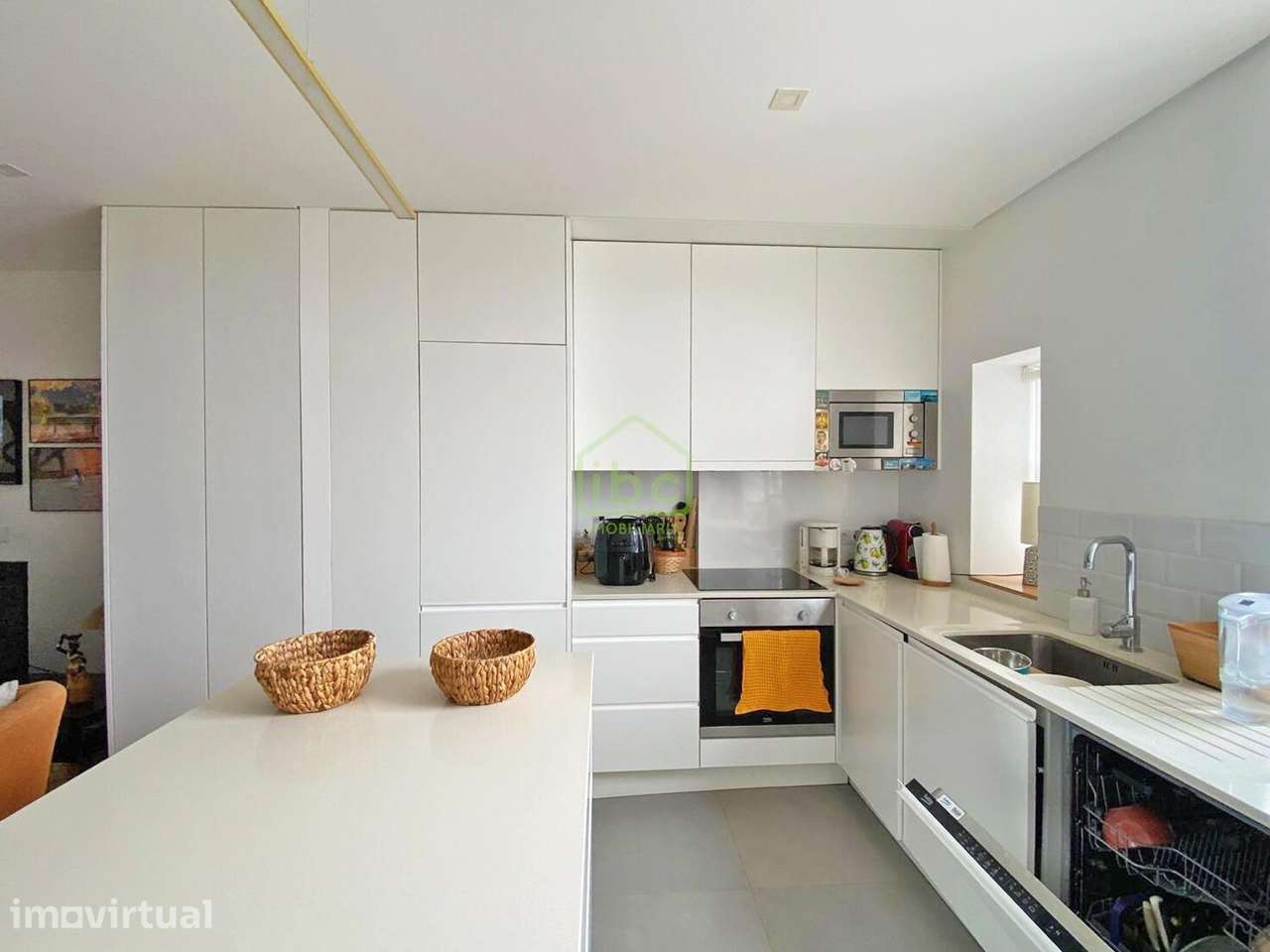 Apartamento T1 remodelado a 20 metros da praia em Vila do conde - Grande imagem: 4/23