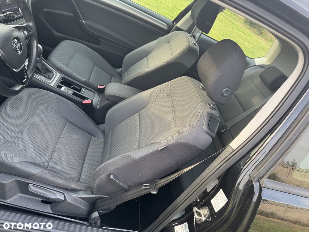 Volkswagen Golf - 20