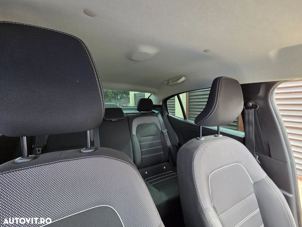 Dacia Logan TCe 90 CVT Comfort - 11