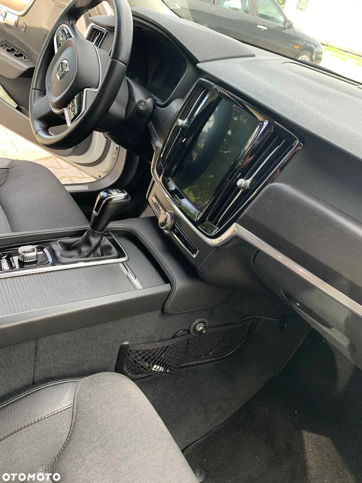 Volvo V90 Cross Country - 18
