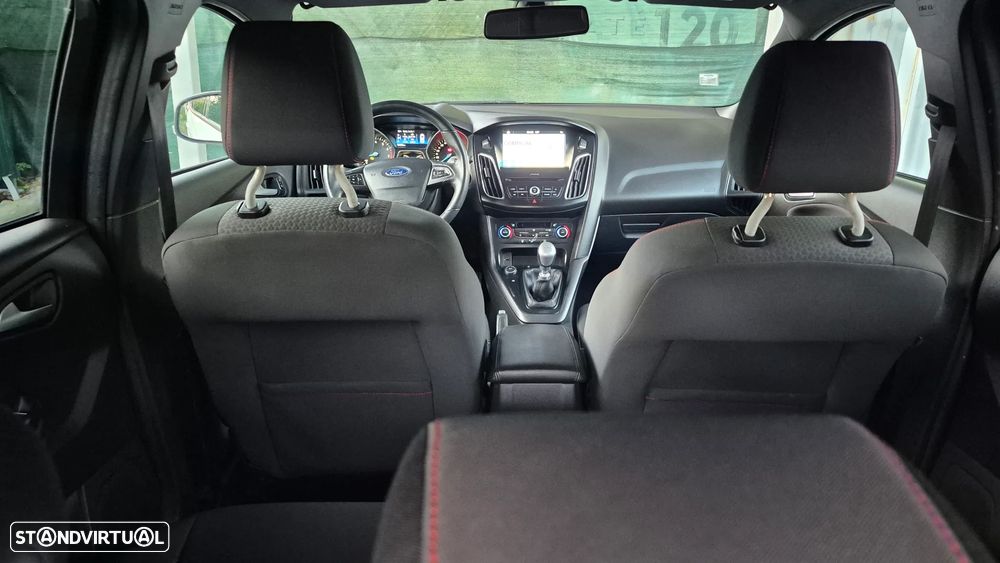 Ford Focus 1.0 SCTi ST-Line - 16