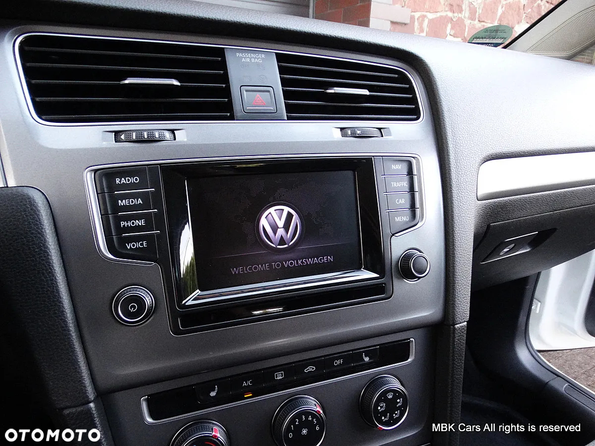Volkswagen Golf 1.6 TDI BlueMotion Technology Comfortline - 24