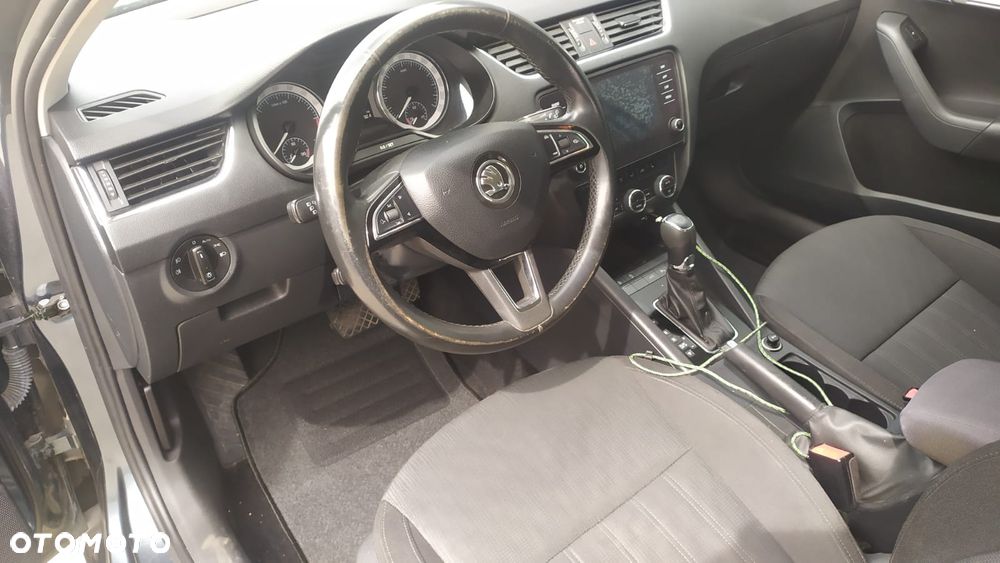 Skoda Octavia 1.6 TDI DSG Premium Edition - 8