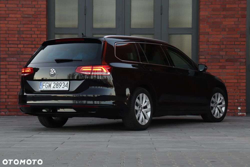 Volkswagen Passat 2.0 TDI (BlueMotion Technology) DSG Comfortline - 11