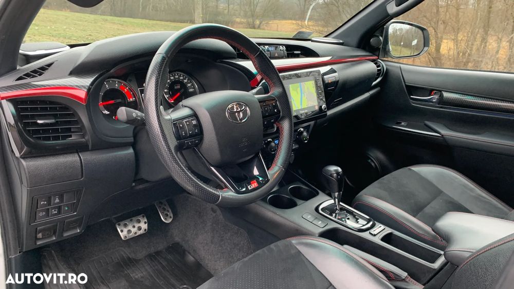 Toyota Hilux 2.8D 204CP 4x4 Double Cab AT GR Sport - 12
