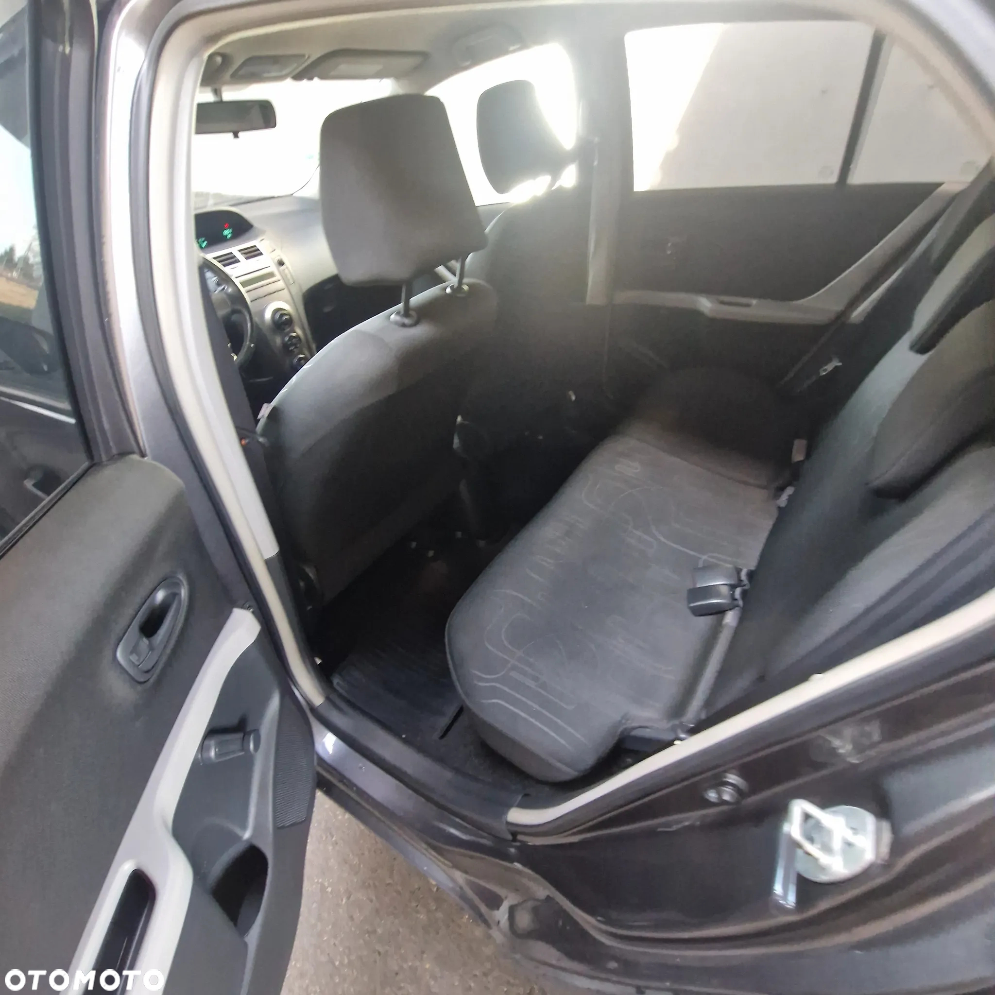 Toyota Yaris 1.33 VVT-i Sol - 9