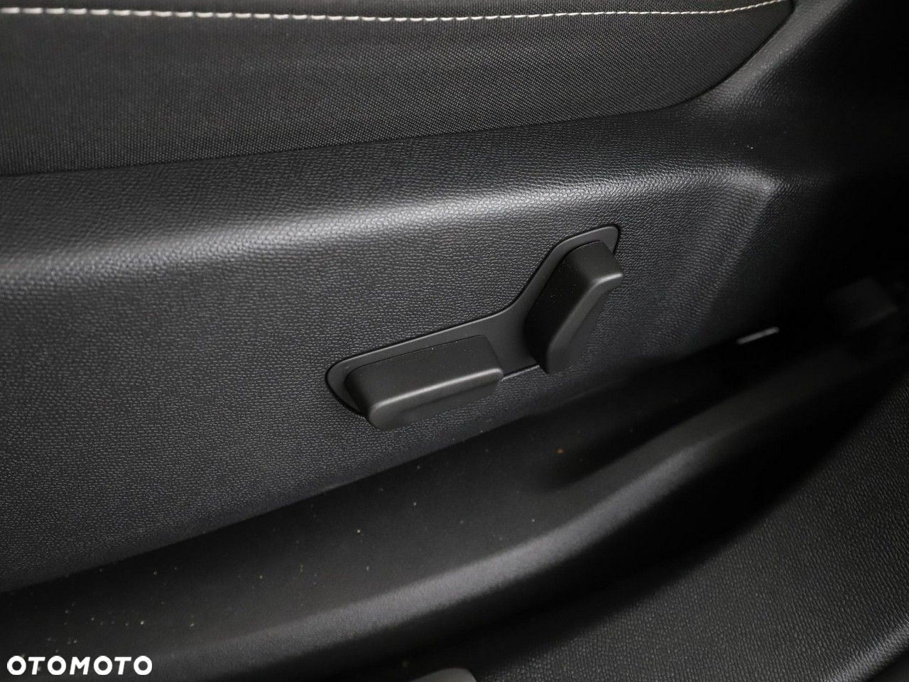 Citroën C5 Aircross Hybrid 225 e.EAT8 SHINE PACK - 38
