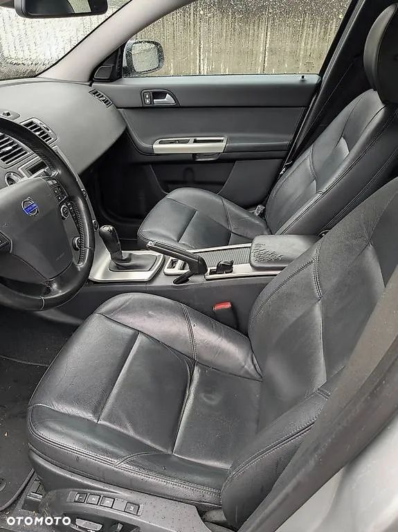 Volvo S40 T5 Momentum - 5