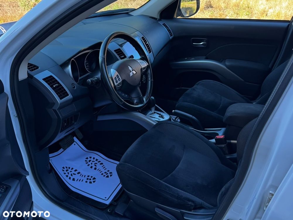Mitsubishi Outlander - 15