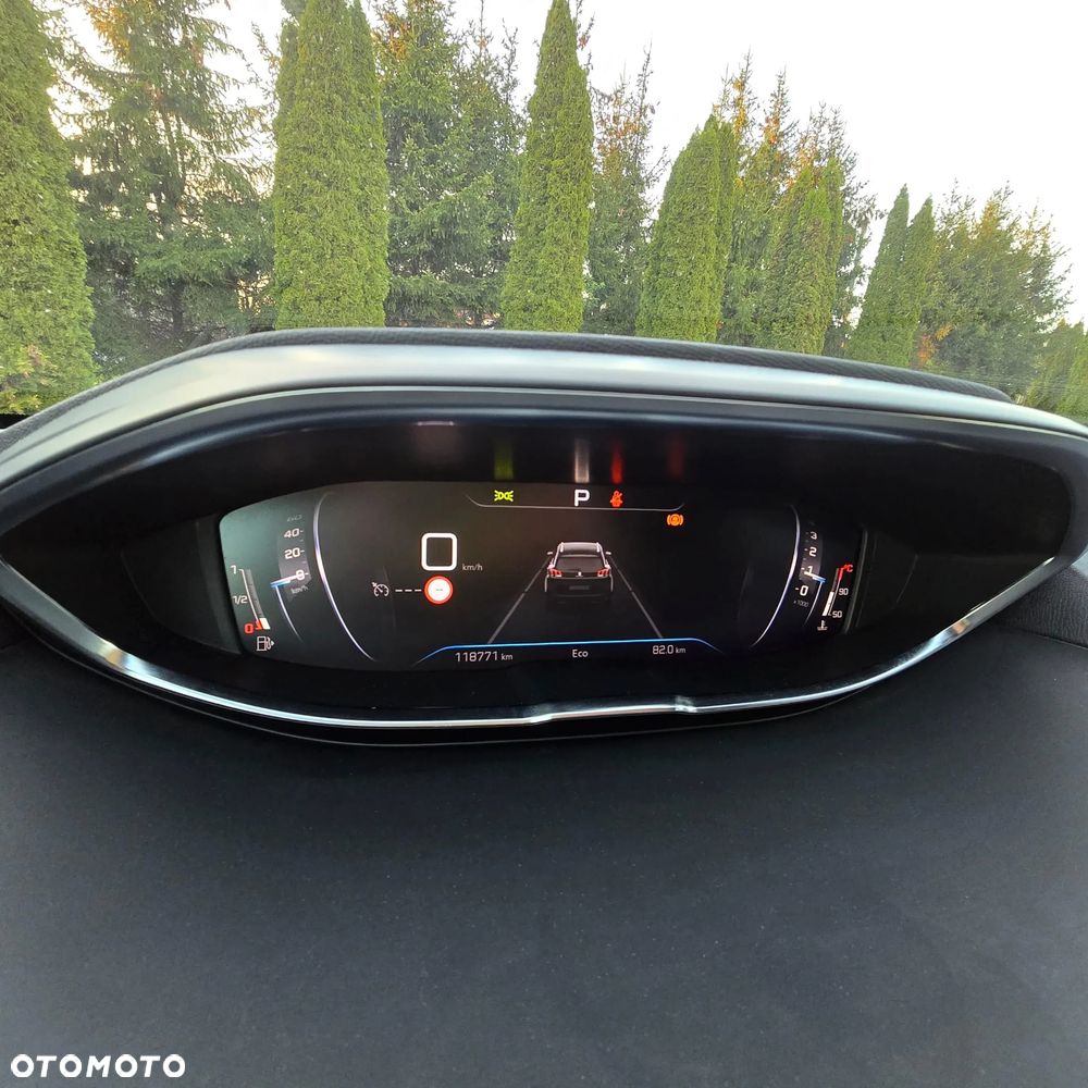 Peugeot 5008 PureTech 130 EAT8 Stop & Start Roadtrip - 36