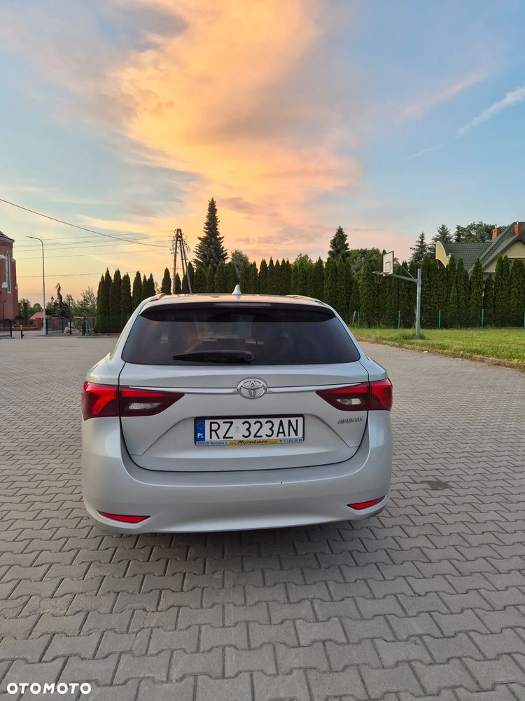 Toyota Avensis 2.0 Premium MS - 4