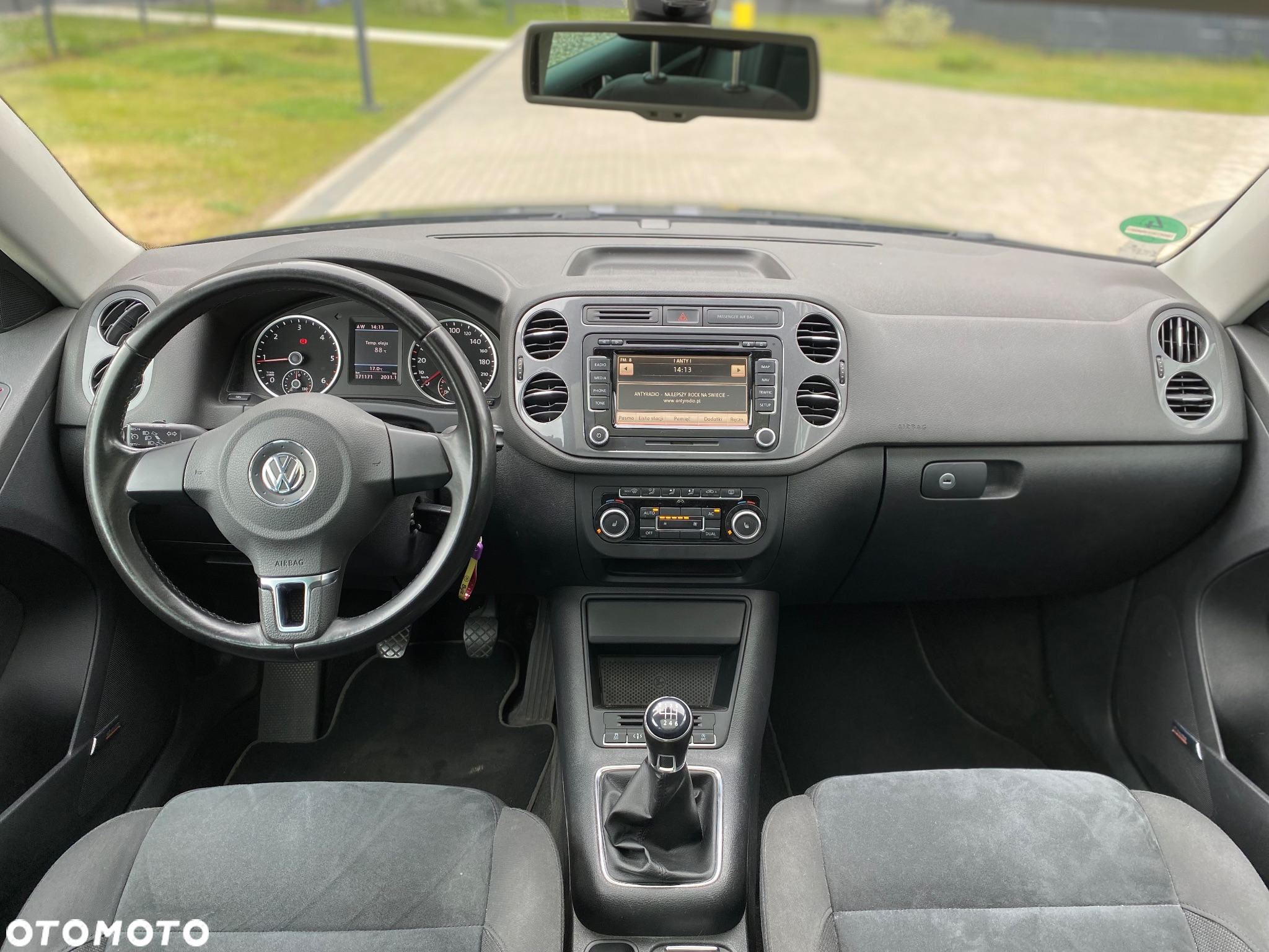 Volkswagen Tiguan 2.0 TDI DPF BlueMotion Technology Exclusive - 9