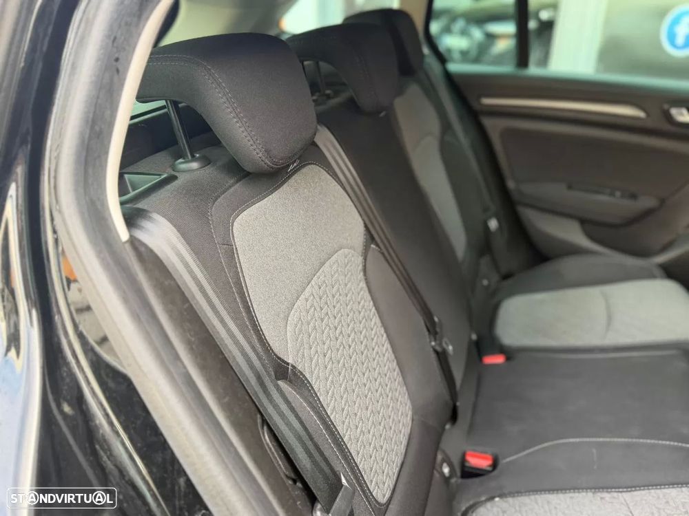 Renault Mégane Sport Tourer 1.5 Blue dCi Limited — fotografia 15