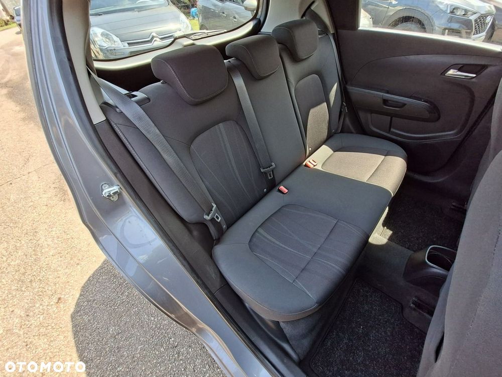 Chevrolet Aveo 1.6 LTZ - 23