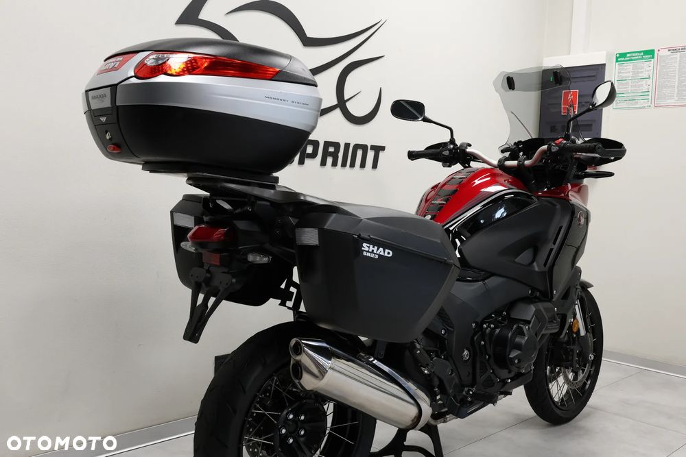 Honda VFR - 12