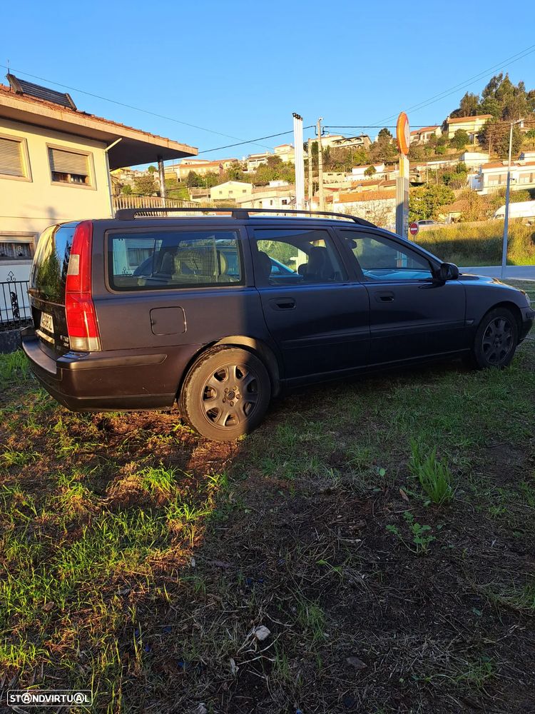 Volvo V70 2.0 T - 4