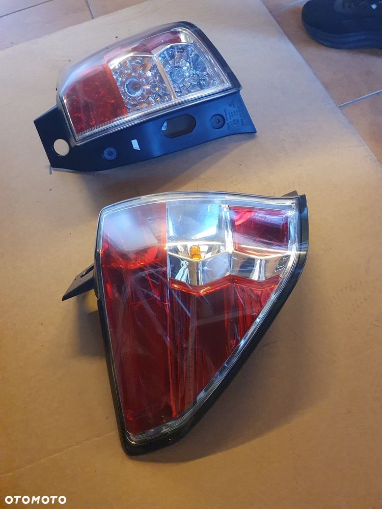 LAMPA L/P TYŁ SUBAU FORESTER III SH - 4