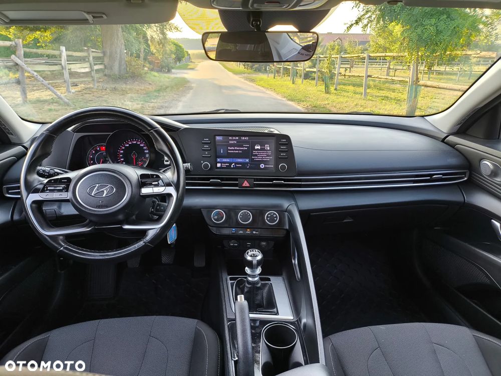 Hyundai Elantra - 15