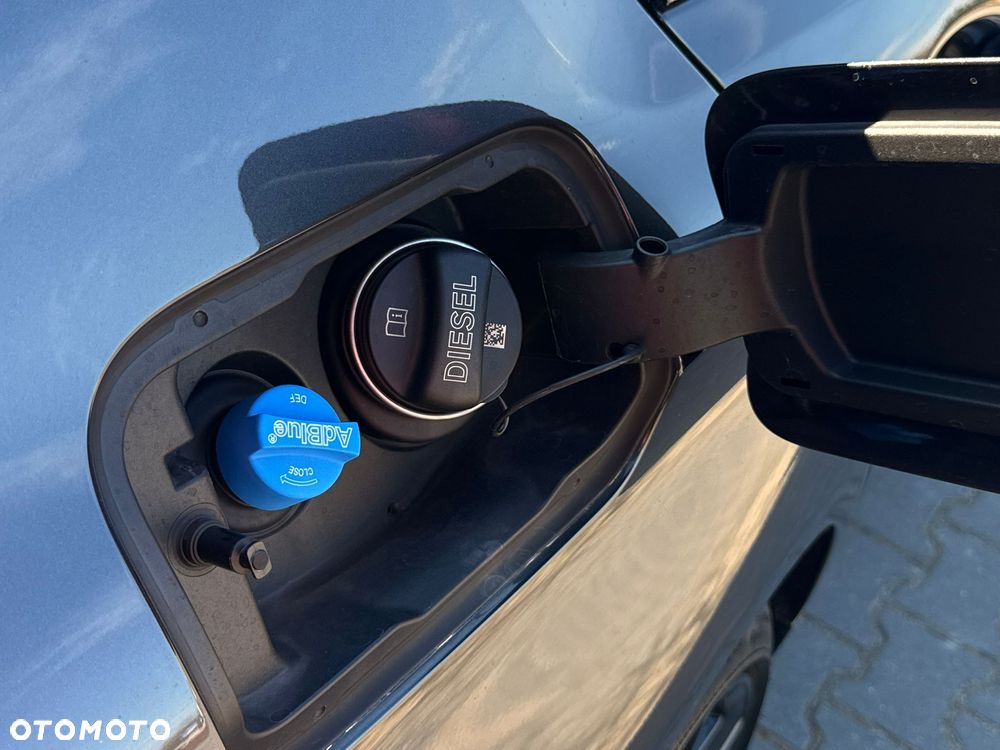 BMW Seria 5 518d - 11