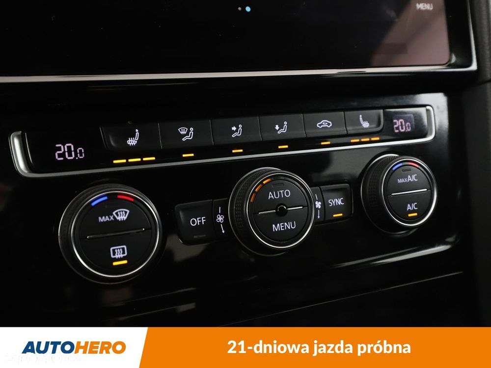 Volkswagen Golf - 26