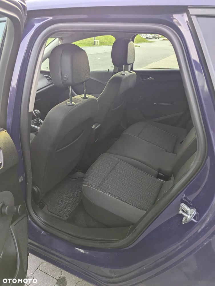 Opel Astra IV 1.4 T Enjoy - 14