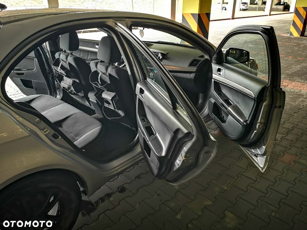 Mitsubishi Lancer 1.6 Inform - 8