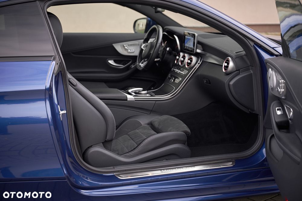 Mercedes-Benz Klasa C 300 9G-TRONIC - 19