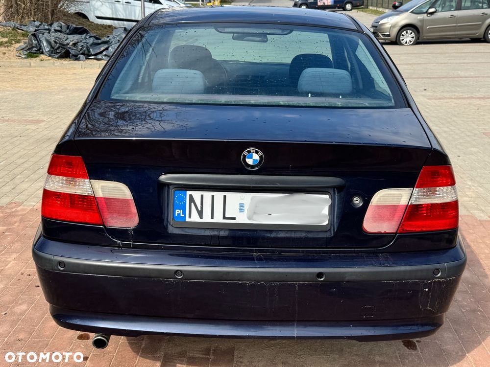 BMW Seria 3 318i - 4