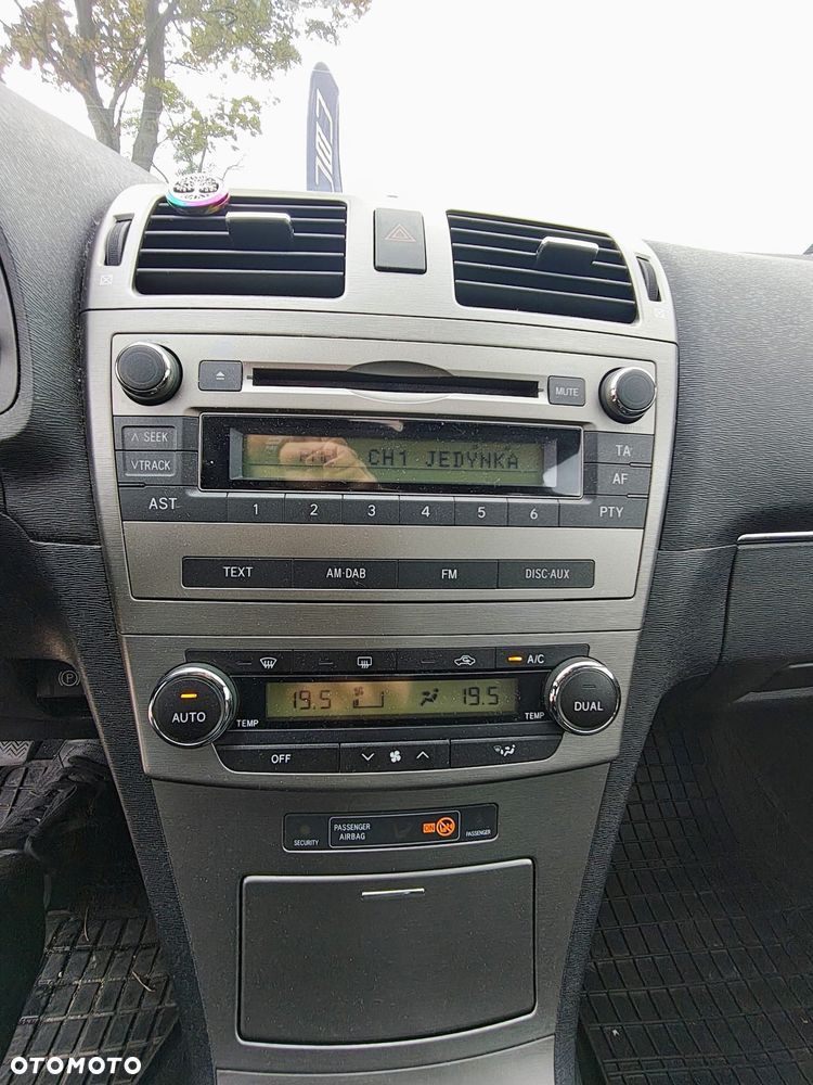 Toyota Avensis - 22