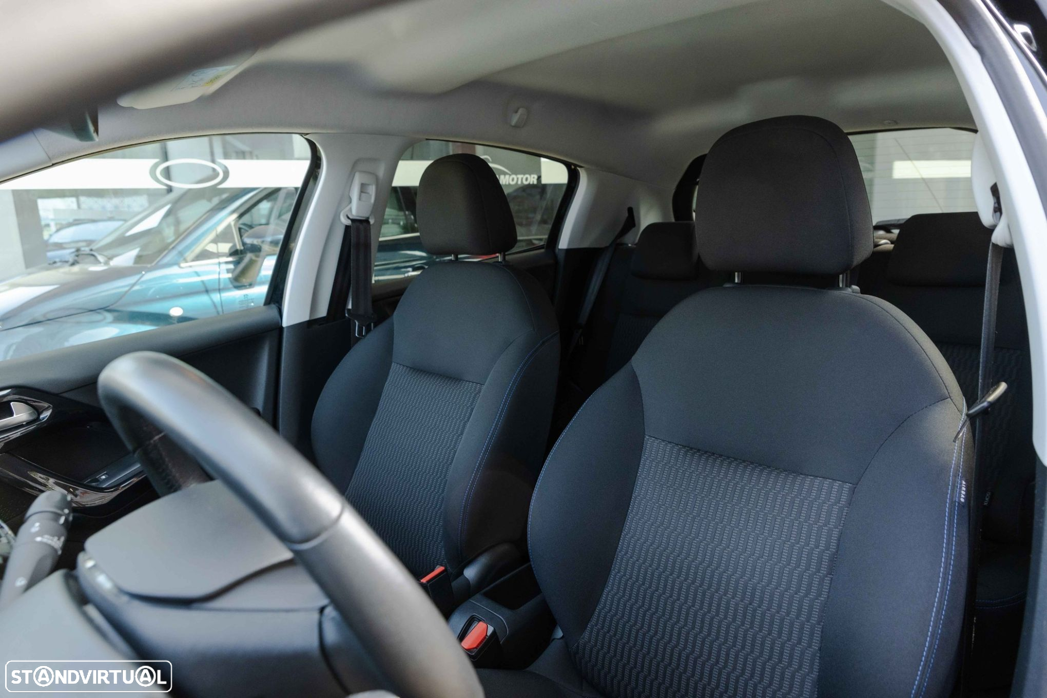 Peugeot 208 1.5 BlueHDi Signature - 10