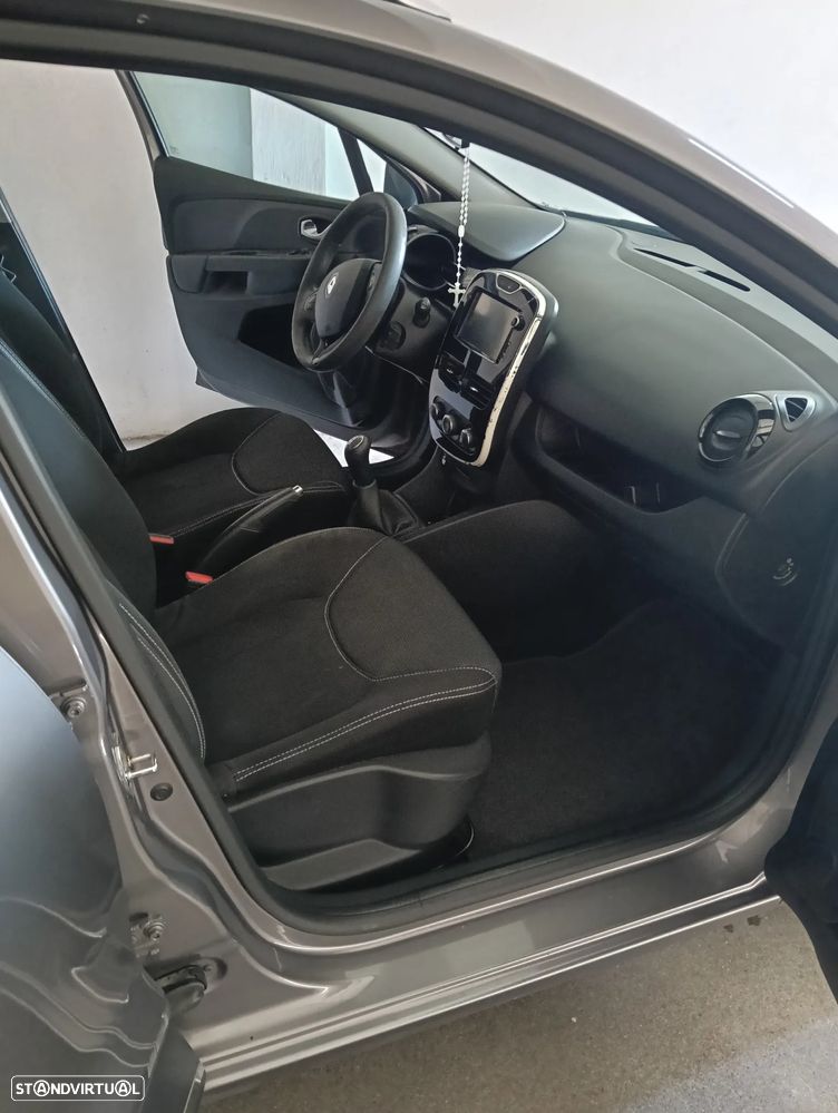 Renault Clio Sport Tourer 1.5 dCi - 10