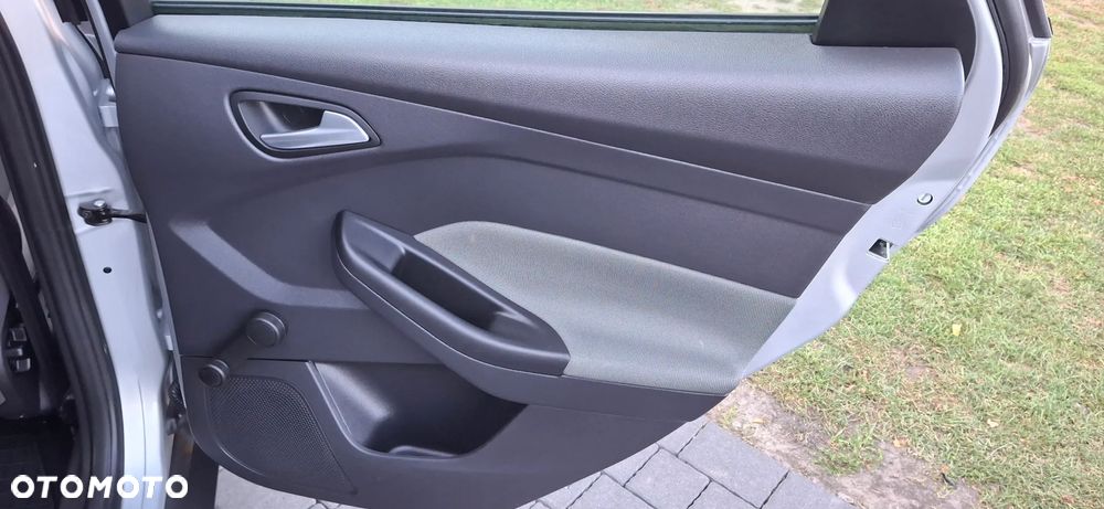 Ford Focus - 33