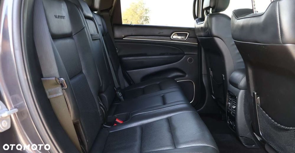 Jeep Grand Cherokee - 17