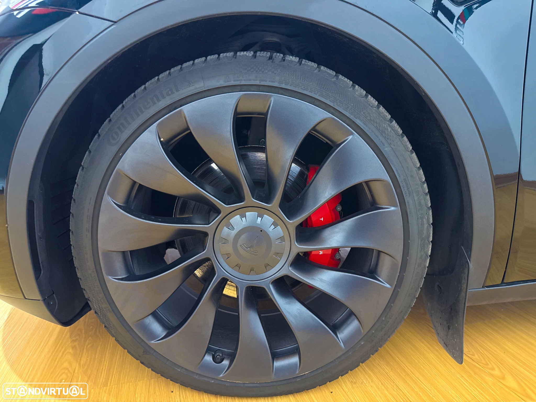 Tesla Model Y Performance Dual Motor AWD - 23