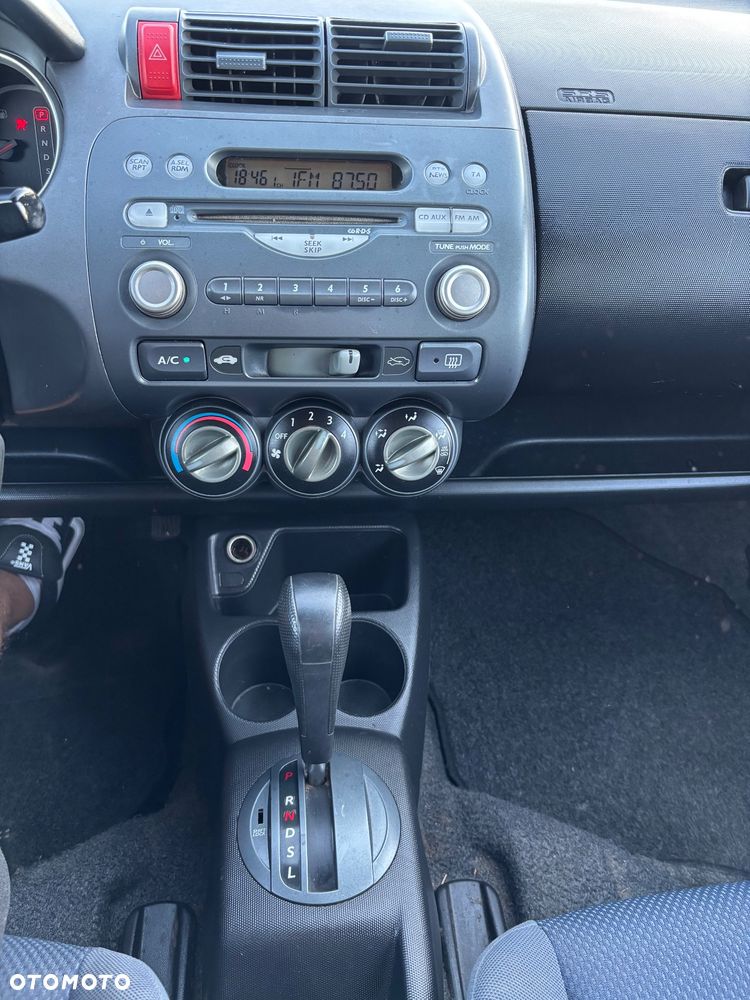 Honda Jazz 1.4 CVT LS - 22